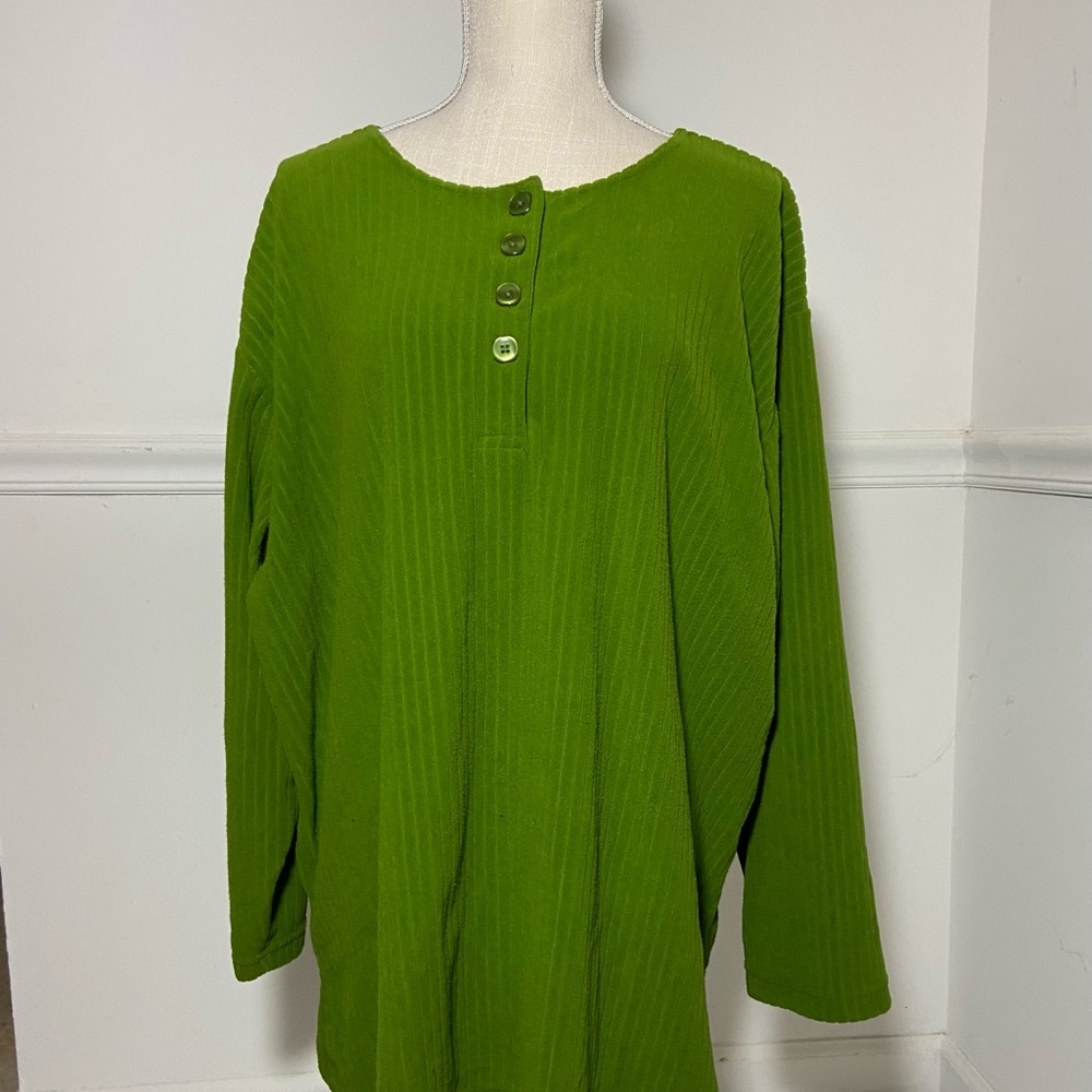 Russ Woman Perfect Fall Green Top. Pullover with Buttons. Plus Sz 3X Soft & Warm